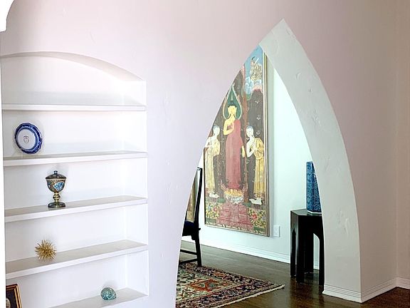 5th image of 1330 N Harper Ave #10
