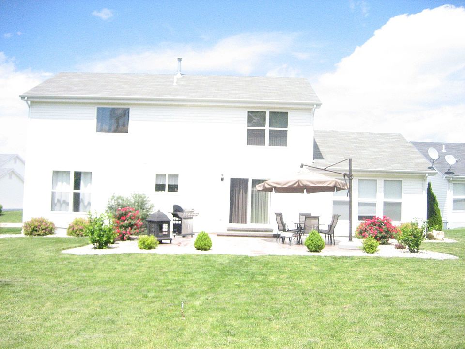 great entertaining area and yard