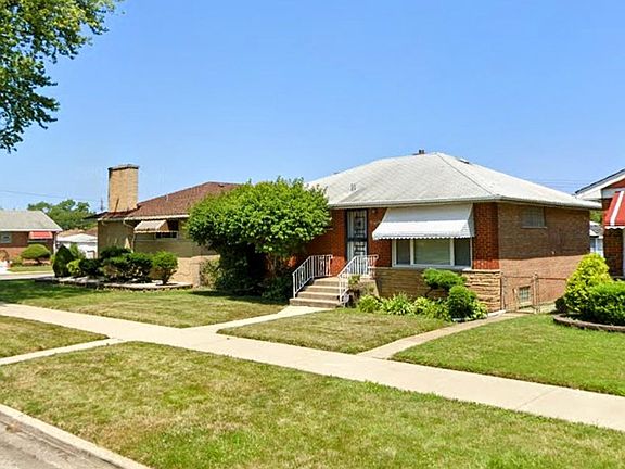 2nd image of 10807 S Emerald Ave