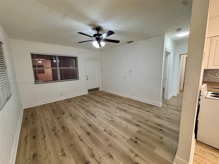 2240 NE 171st St #11 — Photo 5