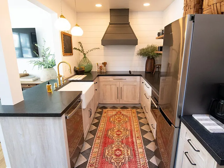 333 W Cota St #B — Photo 6