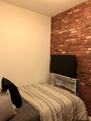 Rented by LJ Sloane Management | media 37