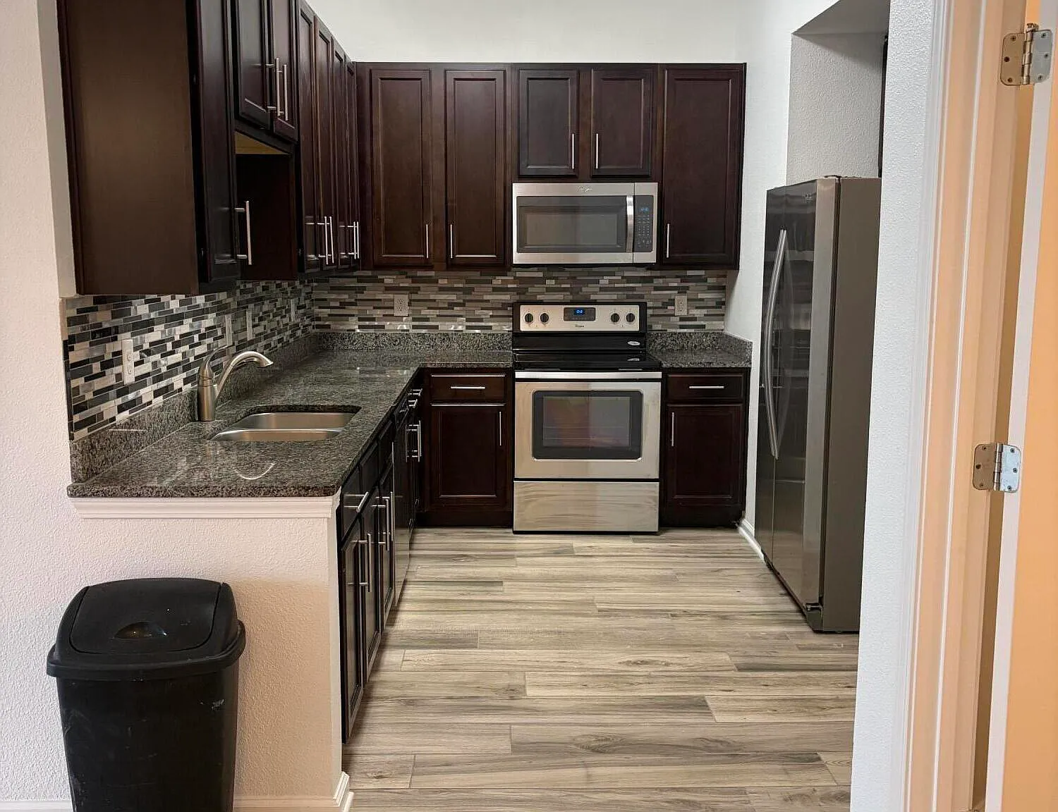 3 bed, 2.0 bath, 1139 sqft, $1,850 — Photo 4