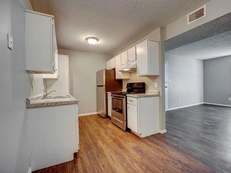 Ramsey Square Apartments — Photo 10