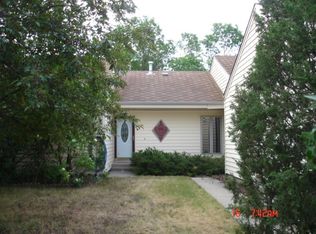 29 30th St SW, Minot, ND 58701