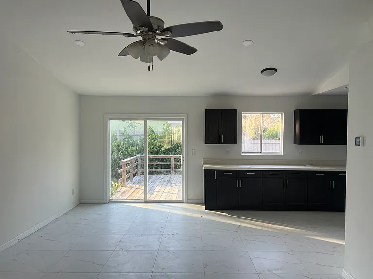 26825 Saint Thomas Dr — Photo 2