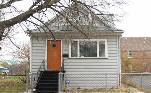 3rd image of 569 Douglas Ave