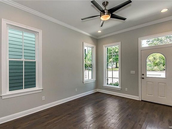 3rd image of 164 Chapel Hill St