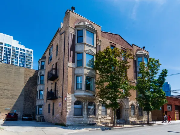 747 N Sedgwick St APT 2S, Chicago, IL 60654