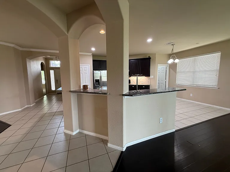 14629 Crystal Lake Dr — Photo 2