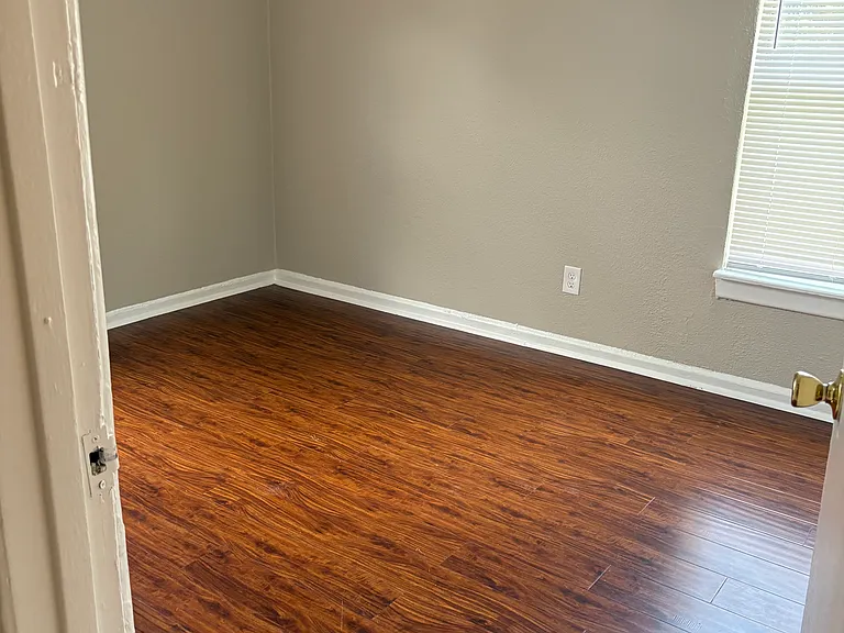 4020 Fontaine St — Photo 6