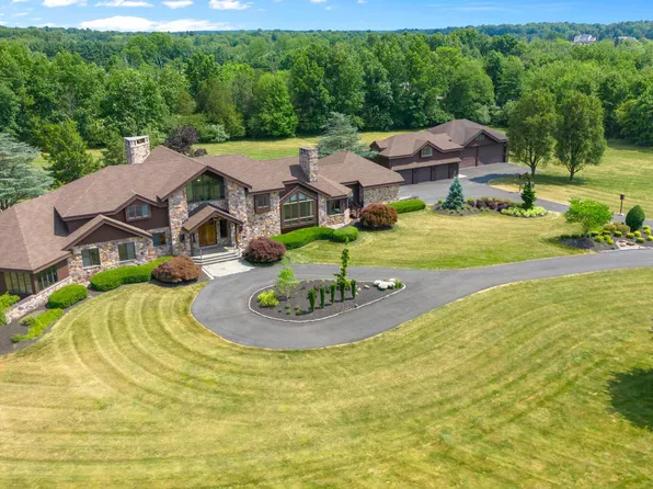 305 Elephant Path, Perkasie, PA 18944