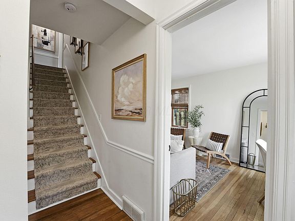 5th image of 211 Garrett Pl