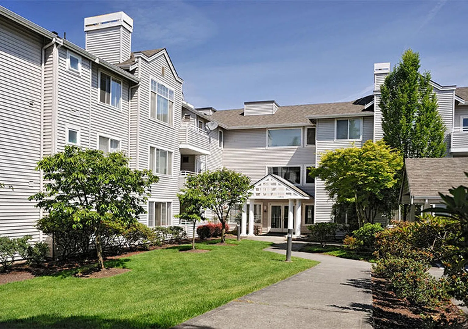 Bellevue Heights Apartments — Photo 1
