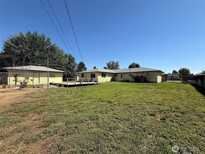 3rd image of 3903 W Nixon Street
