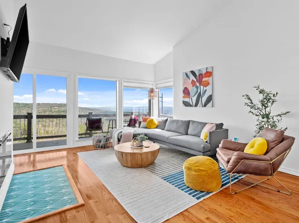 125 Chelsea Dr, Fairfield Bay, AR 72088