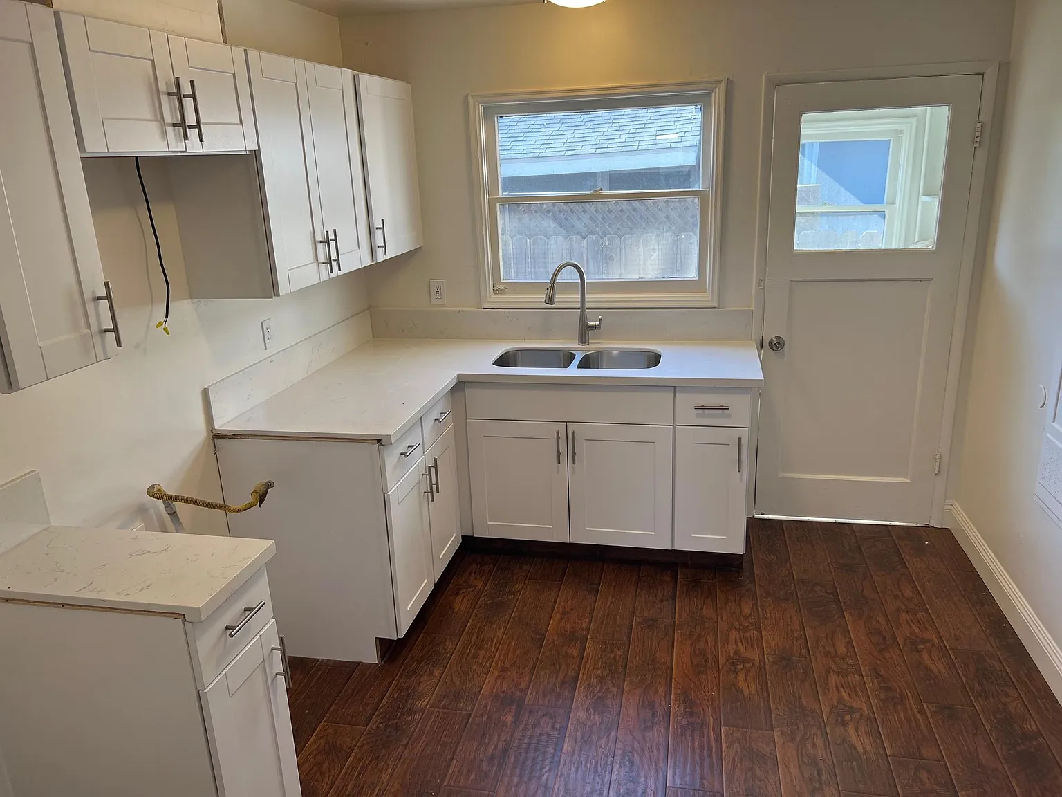 2 bed, 900 sqft, $1,295 — Photo 3