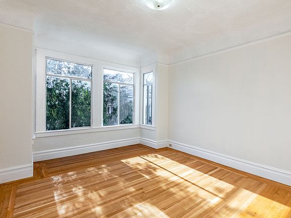 4th image of 1035-1039A Sanchez St #1039