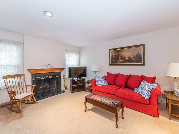 2nd image of 9 Balsam Ct APT 22