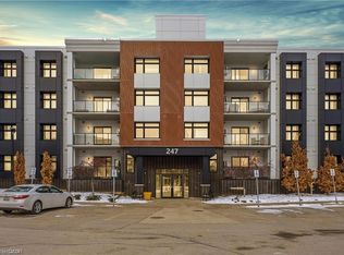 247 Grey Silo Rd #306, Waterloo, ON N2K0G7