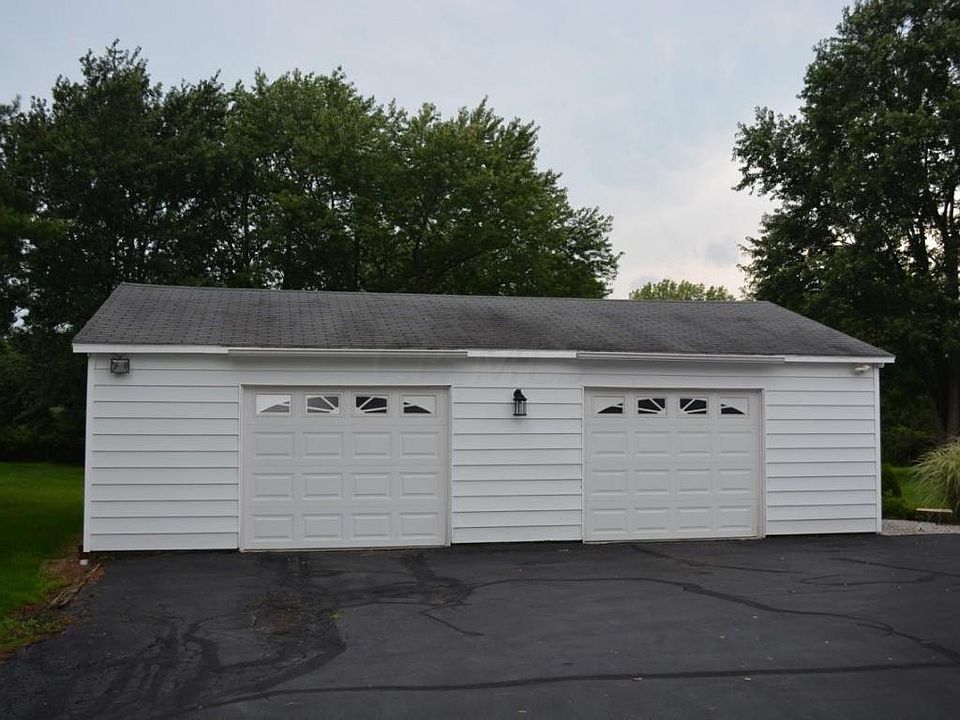 2nd image of 8167 Sawmill Rd