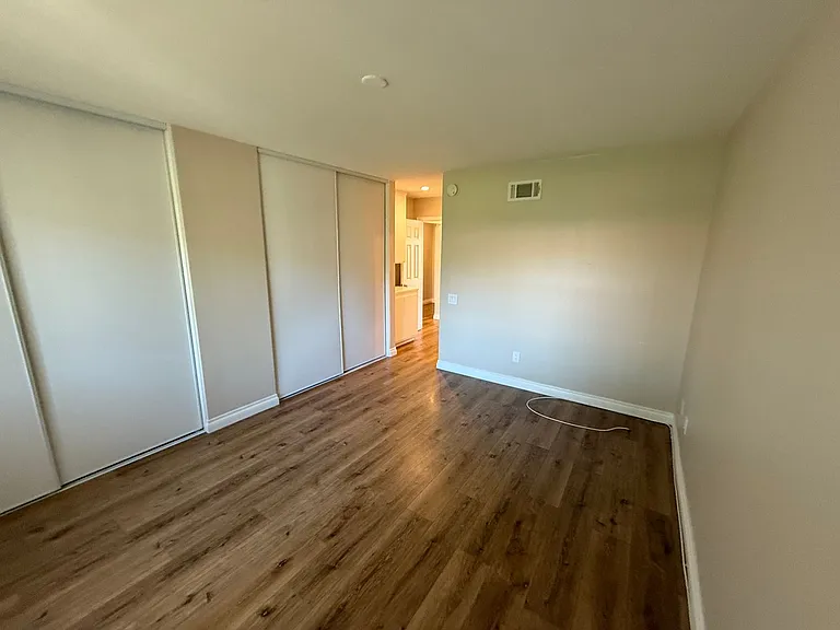24120 Village 24 — Photo 15