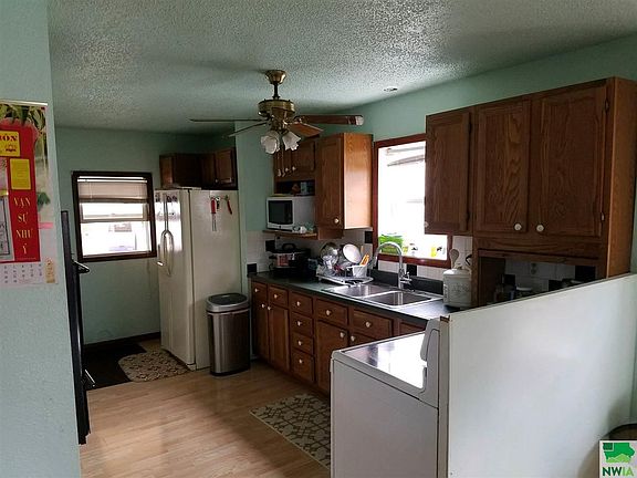 3rd image of 2518 Virginia St