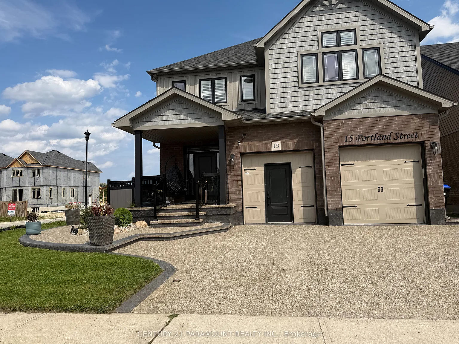 4 bed, $4,200 — Photo 1