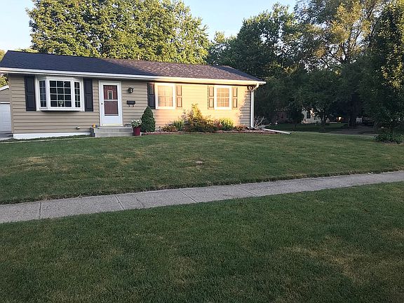 2nd image of 502 SW Franklin Dr