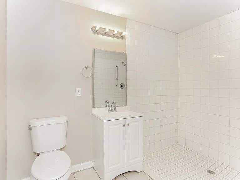 3747 Peachtree St — Photo 12