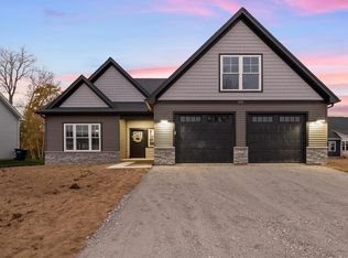 575 E Moreno Dr, Rochester, NY 14626