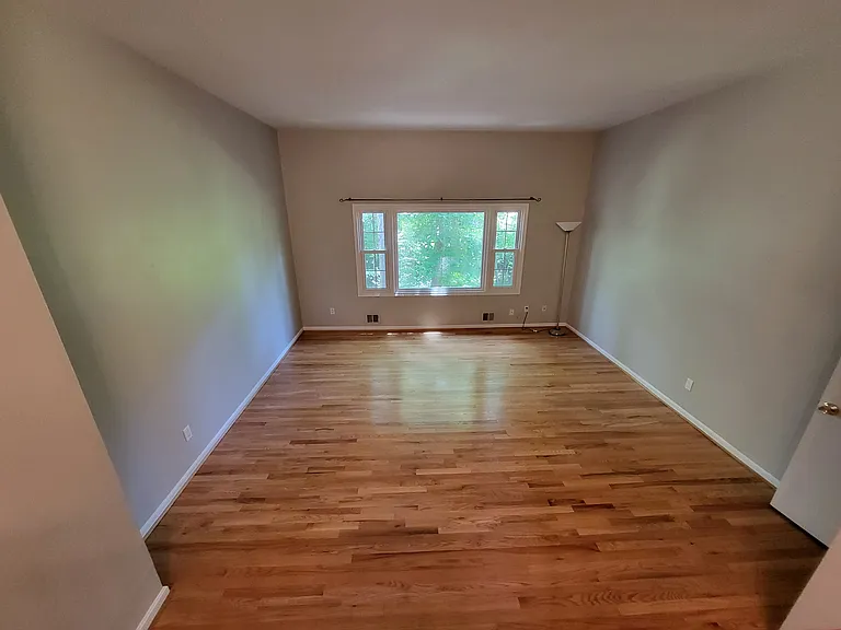 5925 Kingsford Rd — Photo 3