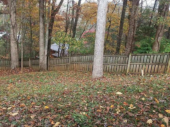 4th image of 1925 Oakwood Estates Dr