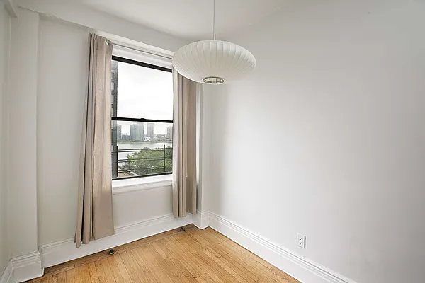 Rented by Taylor Made Brokerage, Inc | media 6