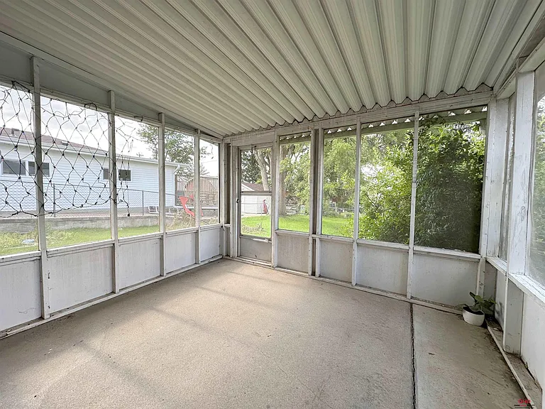 7130 Walker Ave — Photo 11