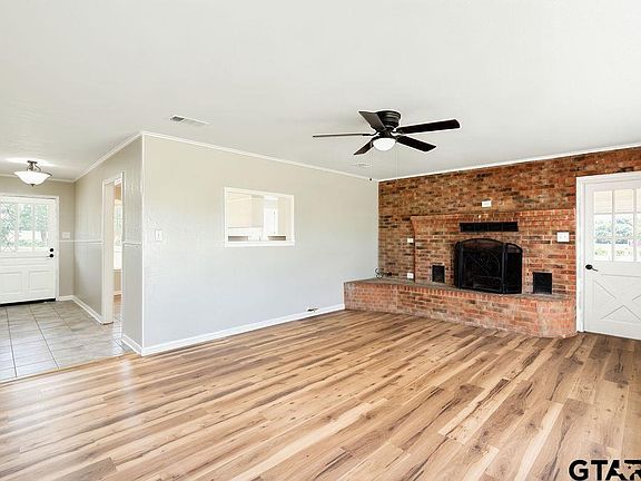 4th image of 252 County Road 4108