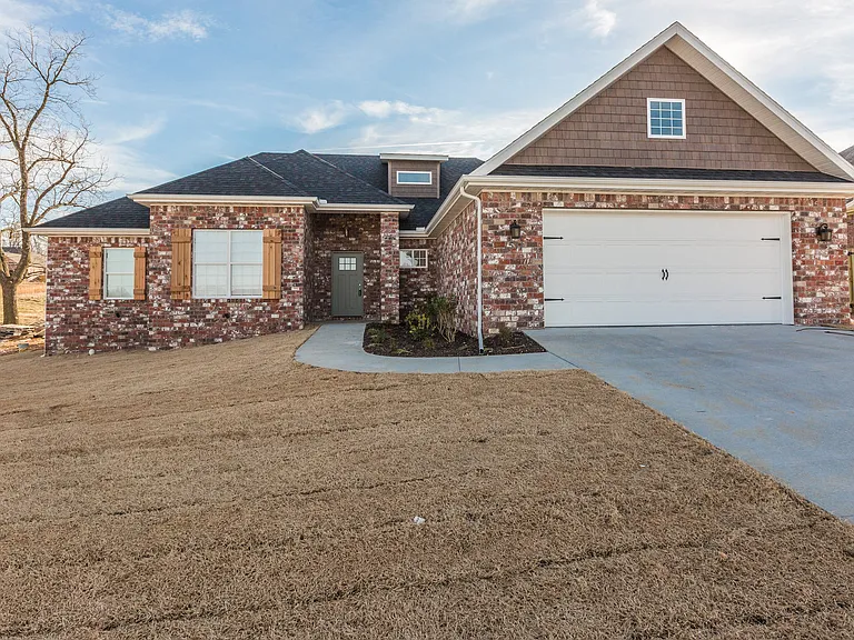 1511 Abbey Ln — Photo 1