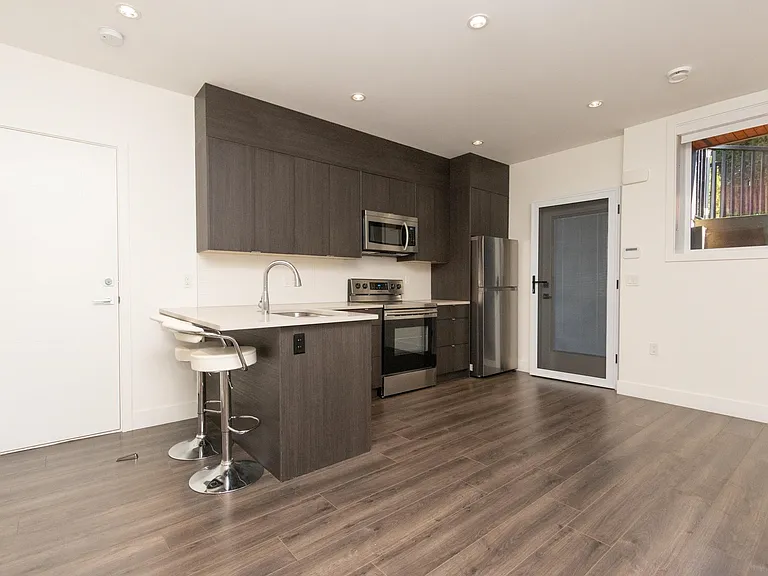 7230 Kitchener St — Photo 13