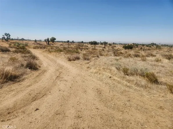 1 Branding Iron Rd, Phelan, CA 92371