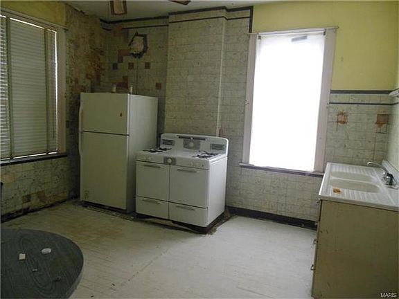 5th image of 5020 Louisiana Ave
