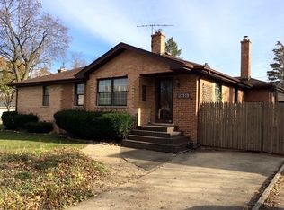 249 N Wolf Rd, Wheeling, IL 60090