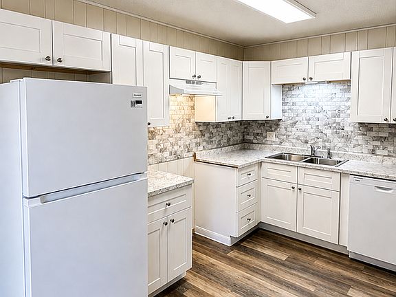 4th image of 3422 State St APT D