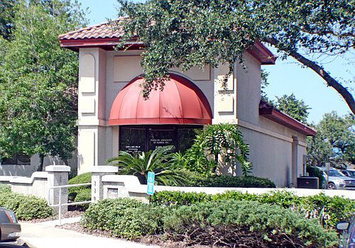 1st image of 220 Southpark Cir E