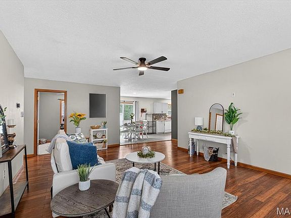 5th image of 506 Monica Dr