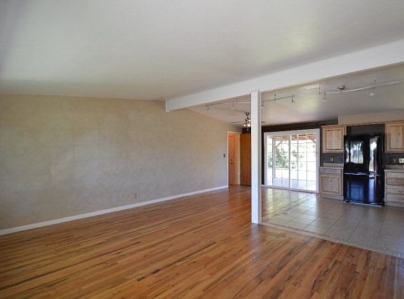 3rd image of 1911 Gallup St