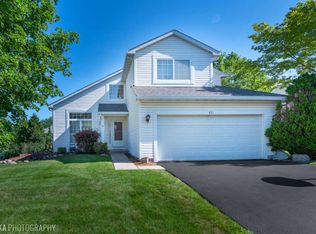 421 Thunder Rdg, Lake In The Hills, IL 60156