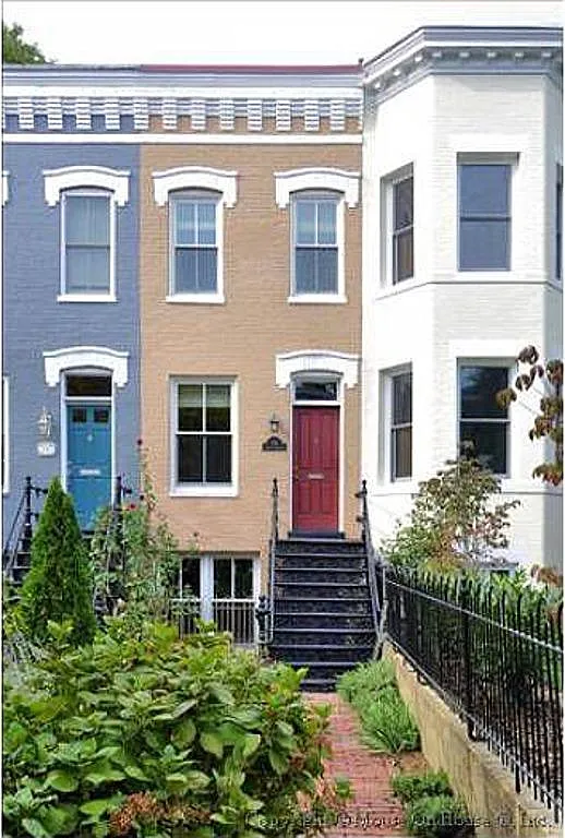 Building facade and garden - 134 N Carolina Ave SE
