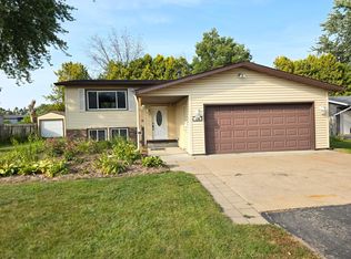 330 6th Ave NE, Plainview, MN 55964