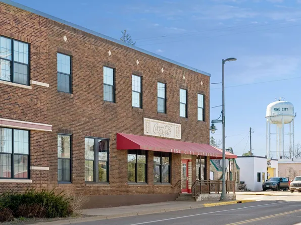 30 Main St S #8H, Pine City, MN 55063
