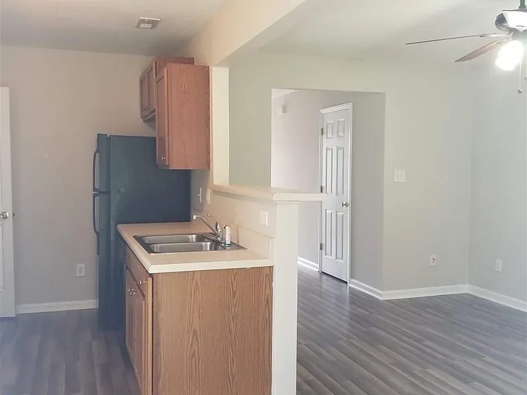 152 Anna St — Photo 4